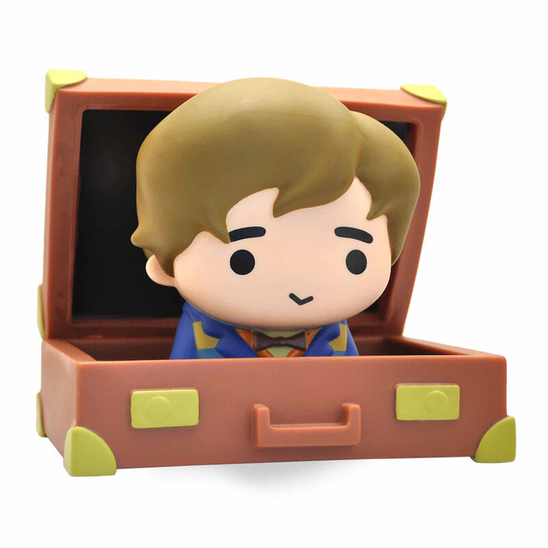 Plastoy Figura hucha animales fantasticos y donde encontrarlos newt scamander en maleta chibi