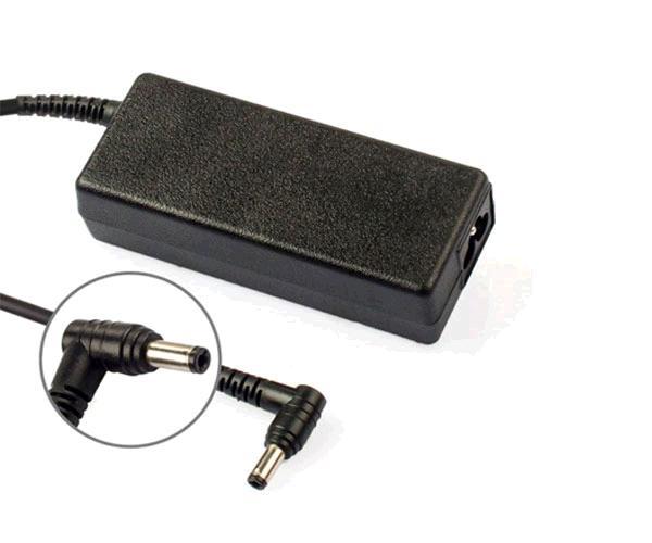 Cargador compatible universal para Router / LCD / Portátil 12V 5A 5.5x2.5 Dayma