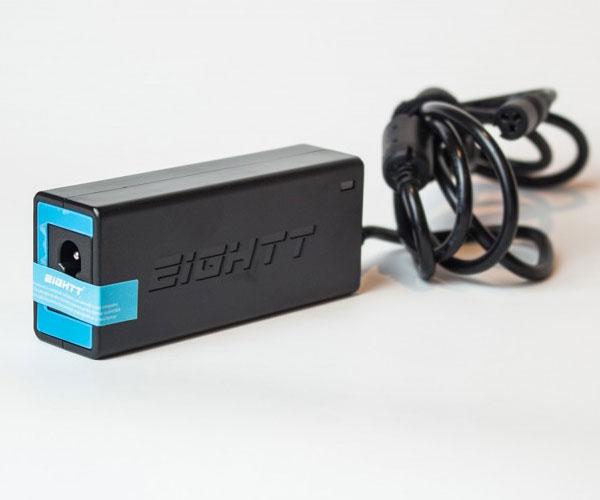 Cargador para portátil universal automático 45w / 8 conectores Eightt